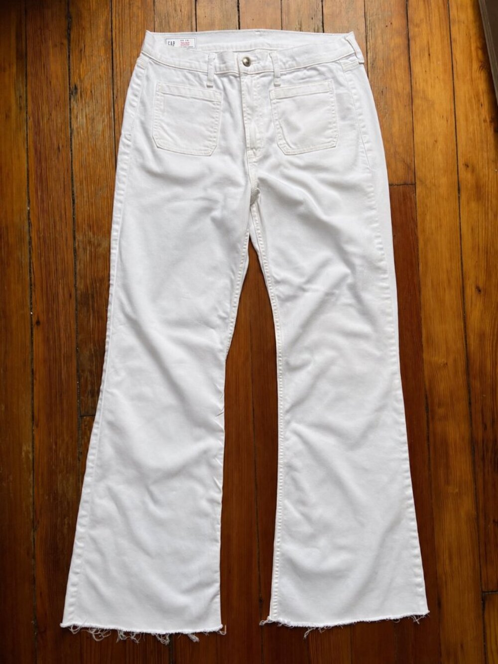 GAP 70s flare high rise jeans - white/cream - women's size 29/8T
